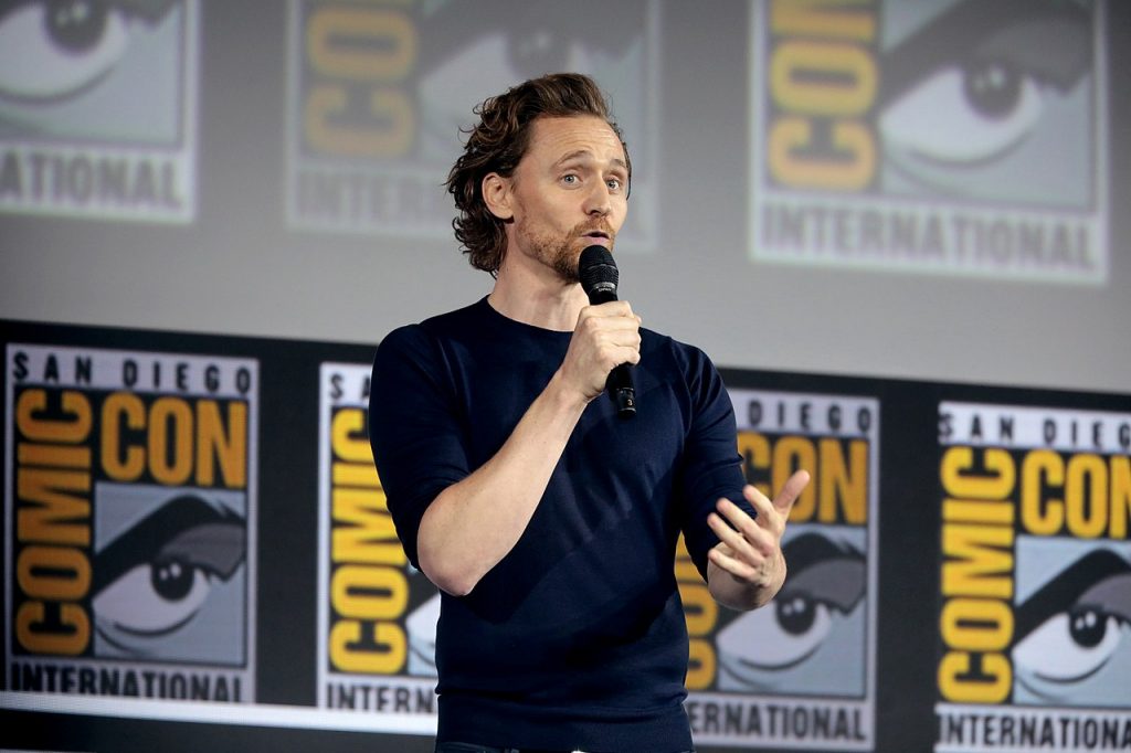 FAKTA TOM HIDDLESTON, PEMERAN LOKI DI MARVEL CINEMATIC UNIVERSE