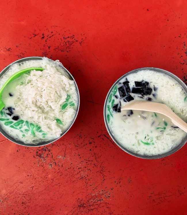 KEDUANYA MINUMAN SEGAR! SIMAK APA BEDANYA ES CENDOL DAN DAWET