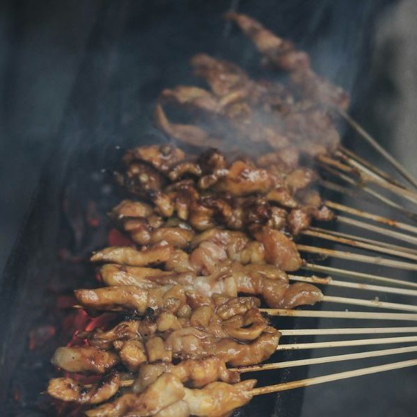 Apa Bedanya Bakar dan Panggang dalam Makanan