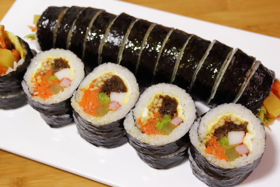 Apa Bedanya Sushi dengan Kimbab?