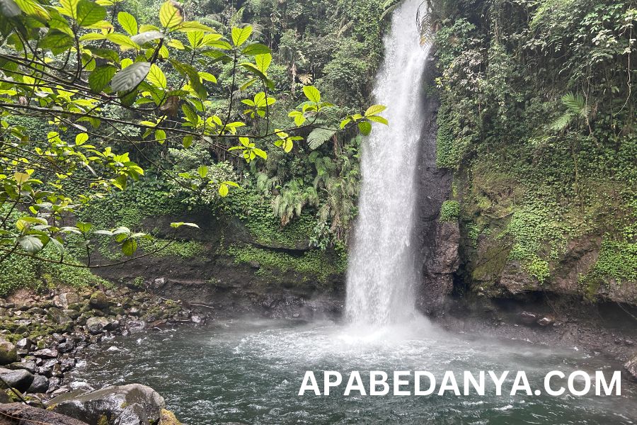 Pengalaman Wisata Alam ke Situgunung Sukabumi, Ada Jembatan Gantung dan Air Terjun