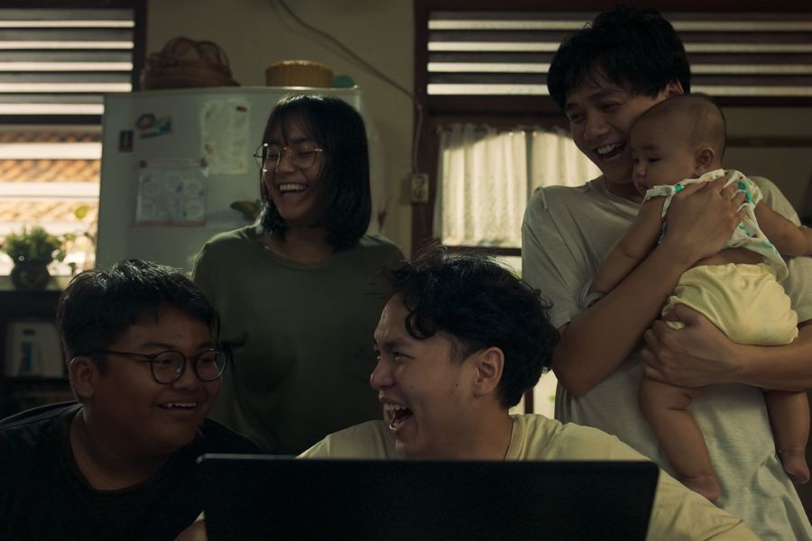 Daftar Lagu Sal Priadi yang Ada di Film 1 Kakak 7 Ponakan  sinopsis review ulasan yudichu apabedanyacom