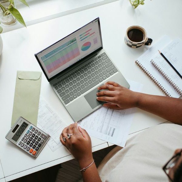 7 Strategi Bertahan di Tengah Persaingan Pasar yang Ketat: Kunci Sukses Bisnis Masa Kini