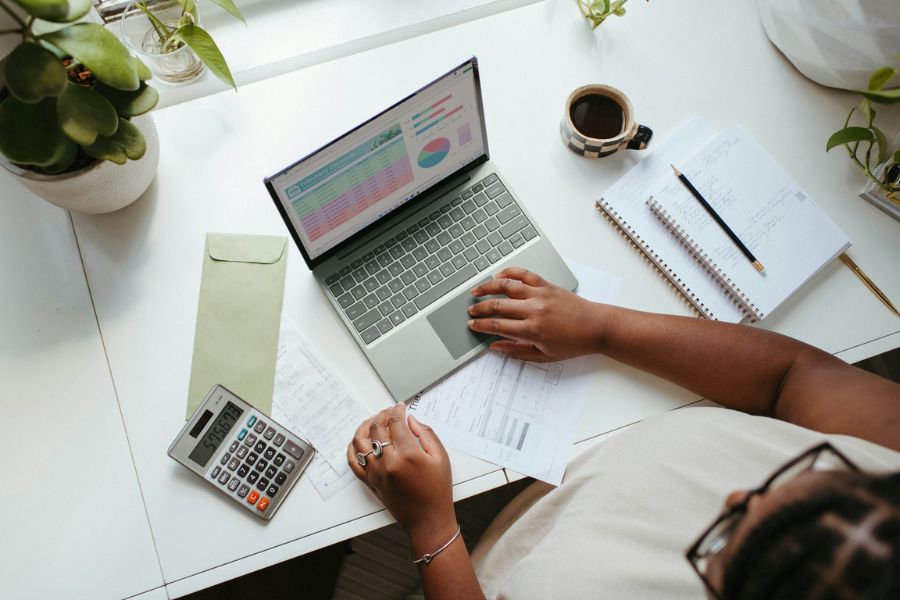 7 Strategi Bertahan di Tengah Persaingan Pasar yang Ketat: Kunci Sukses Bisnis Masa Kini