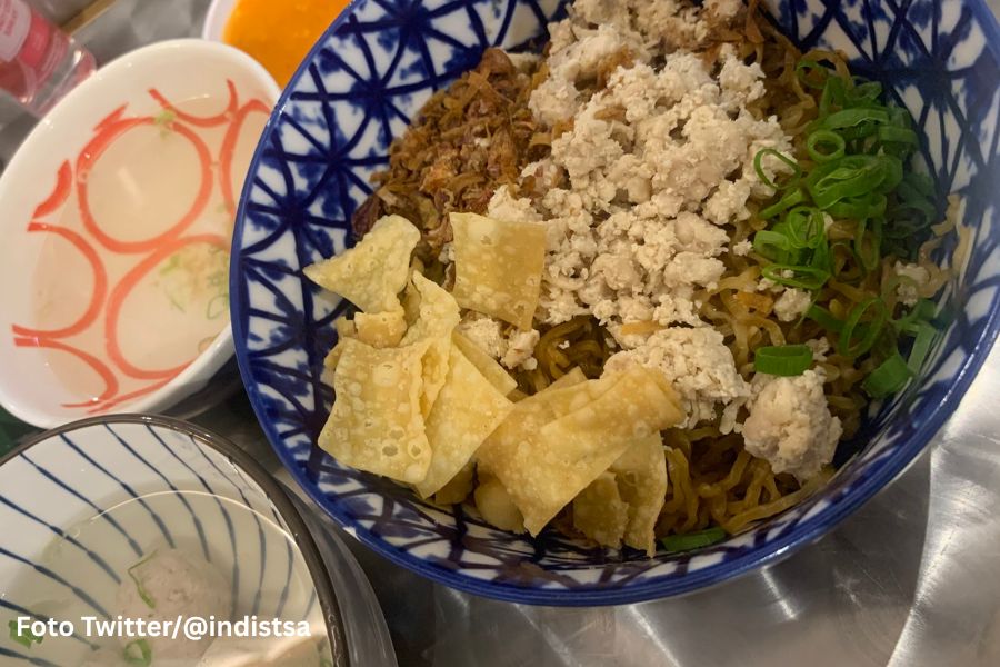 Apa Bedanya Mie Ayam dengan Bakmie