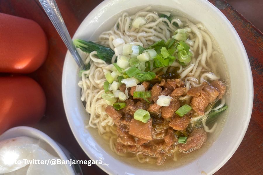 Apa Bedanya Mie Ayam dengan Bakmie